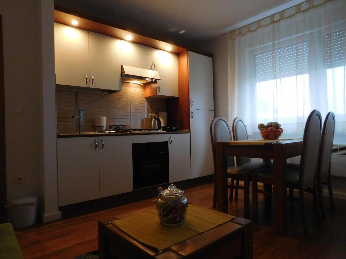 Apartman Ana Zupanja Extérieur photo